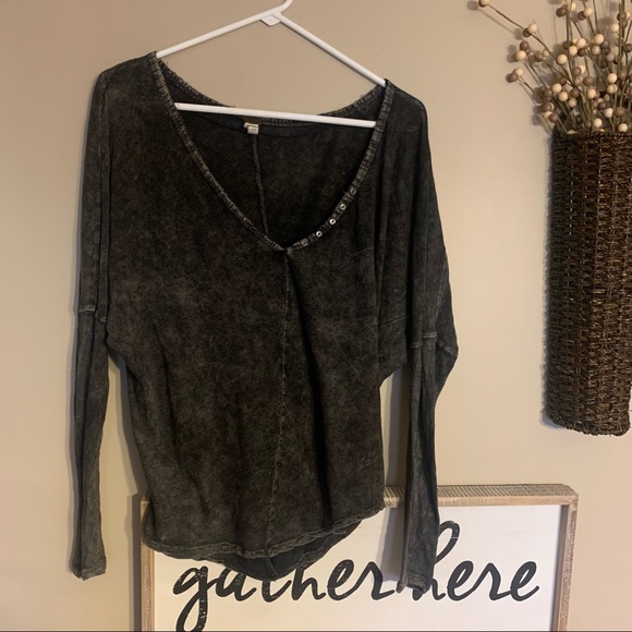 Free People Tops - Free People Black V Neck Long Sleeve Top-Md